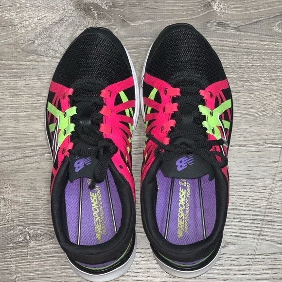 New balance response women’s running shoes - Picture 4 of 8